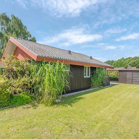 Lovely Summer House In Haarby By Helnaes Bay Holiday home Harby